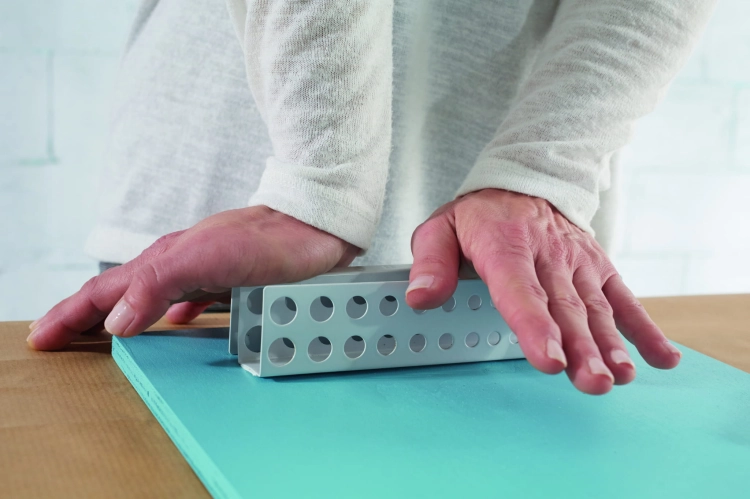 powerbond-ultra-strong-tape_step_9of13_ap.jpg